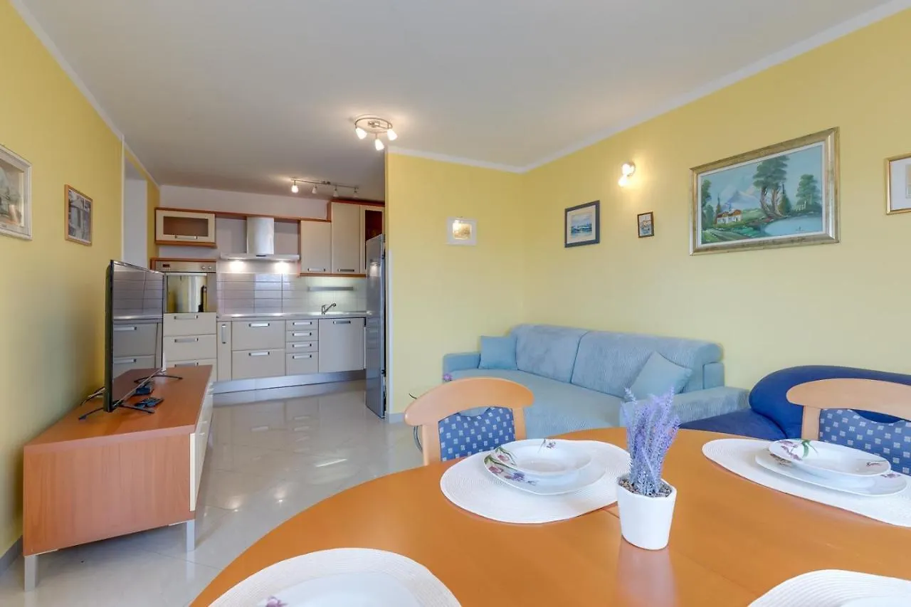 Alisa Apartment Liznjan