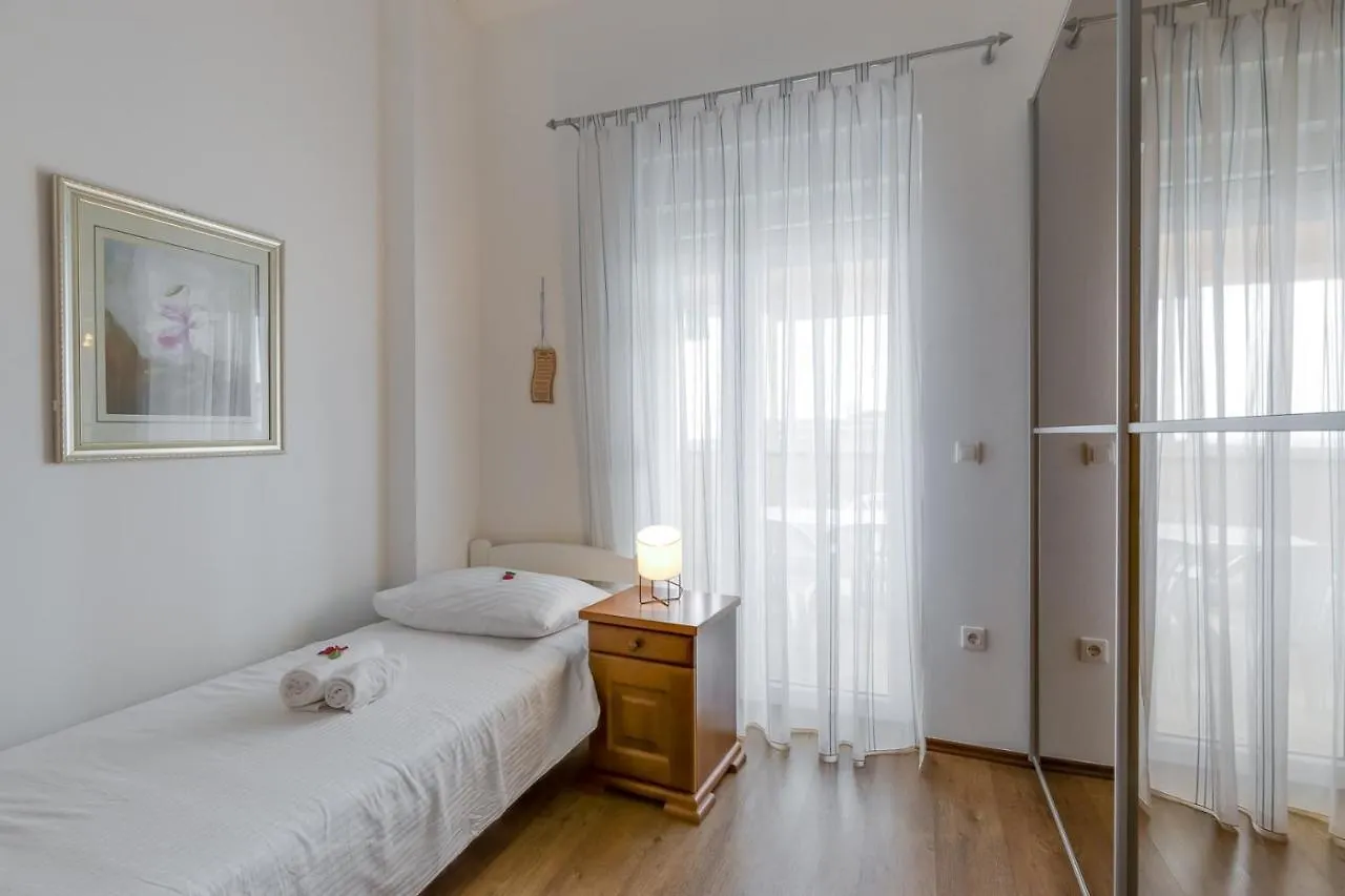 Alisa Apartment Liznjan