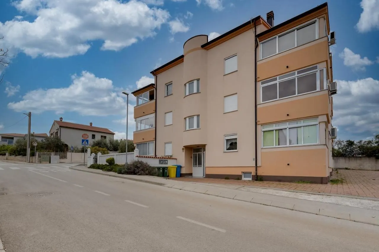 Alisa Apartment Liznjan
